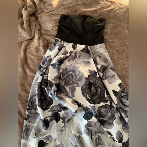 Stunning prom dress/evening gown. Women size 9 cropped front. Great condition - Picture 8 of 8